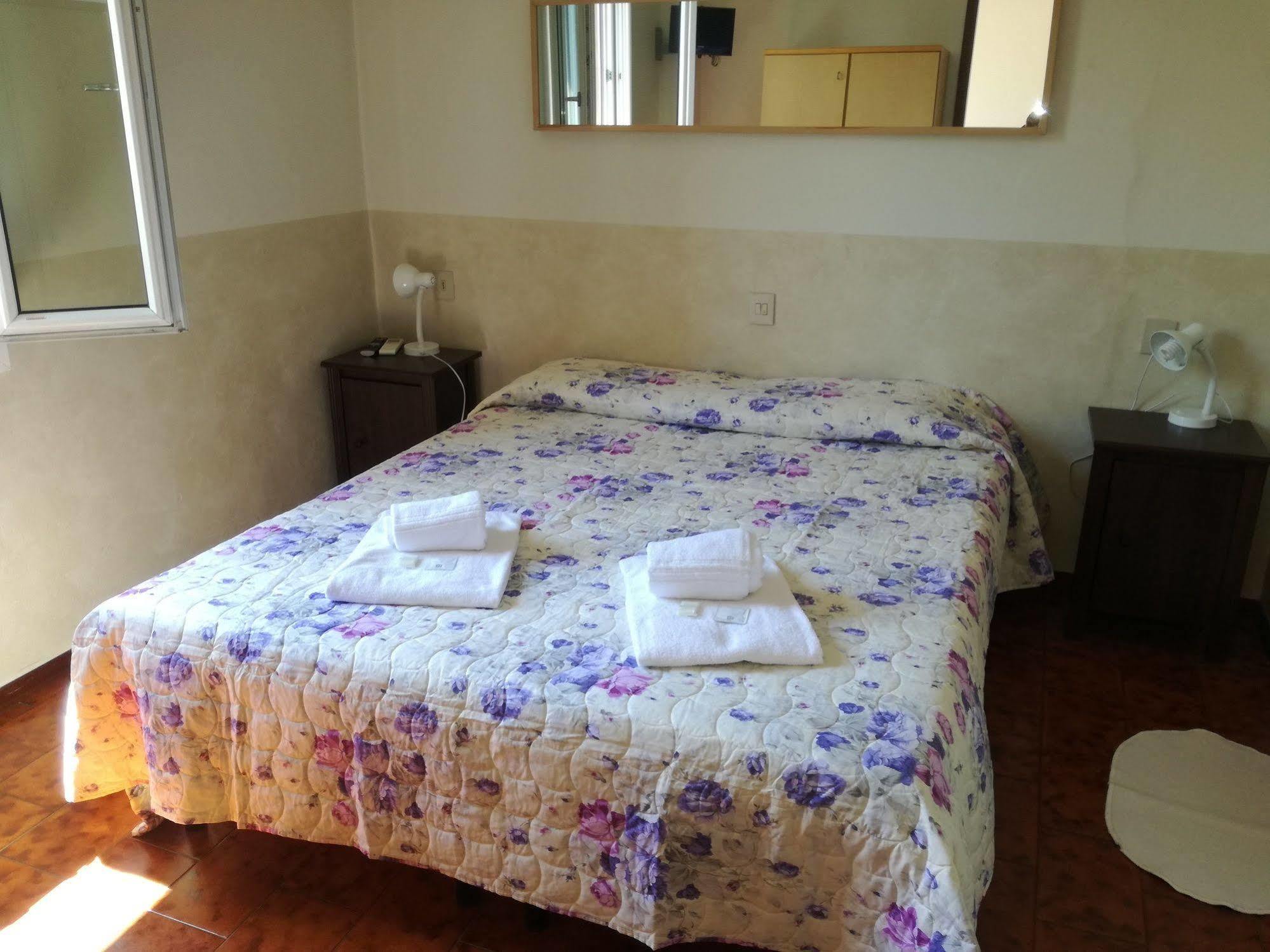 Hotel Belvedere Lovere Luaran gambar