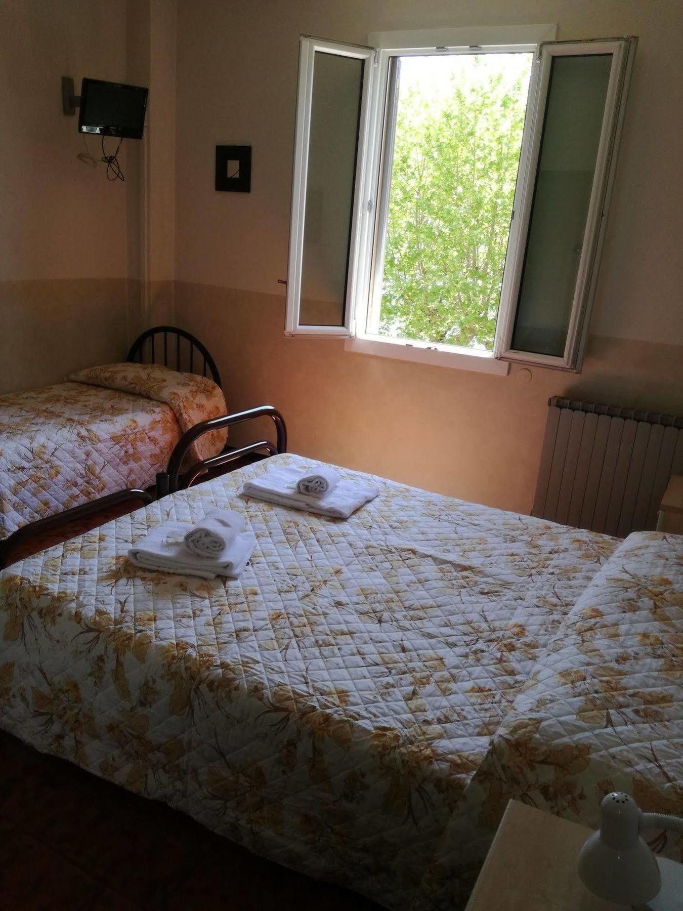 Hotel Belvedere Lovere Luaran gambar